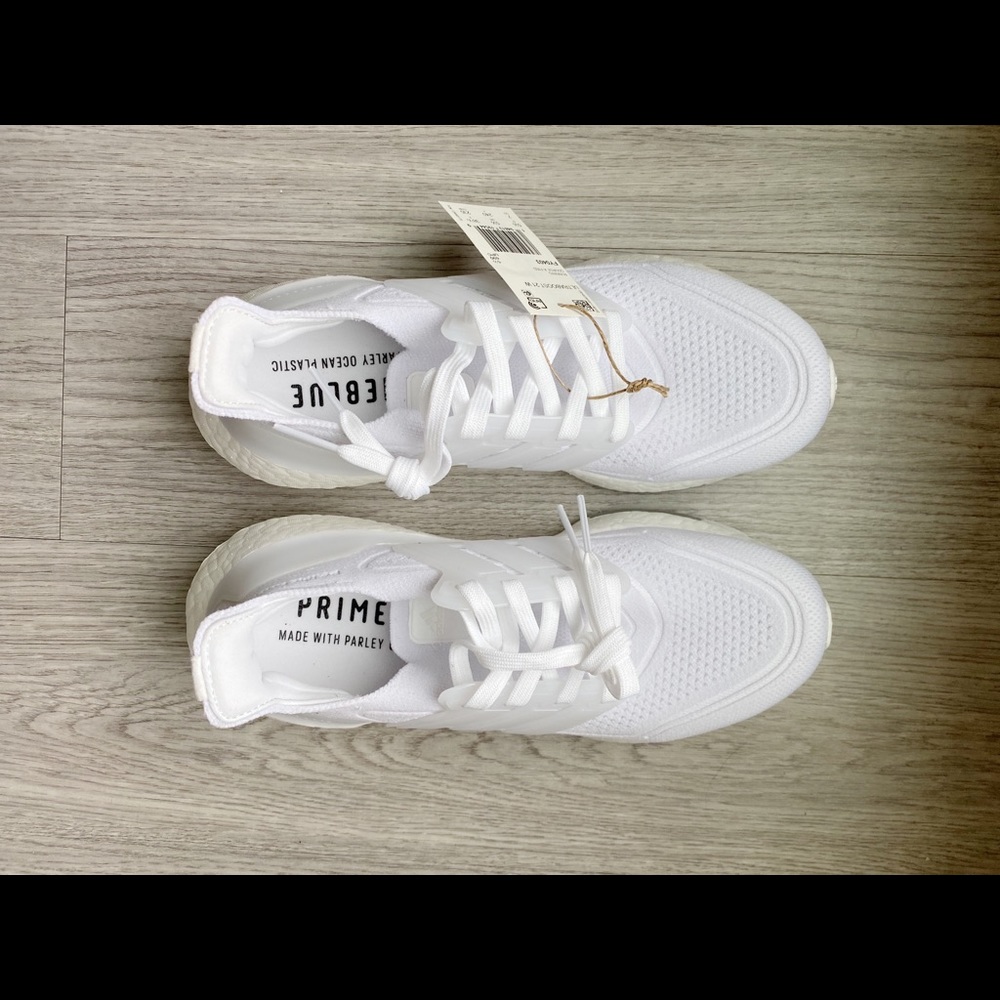 NWT Adidas Ultraboost 21